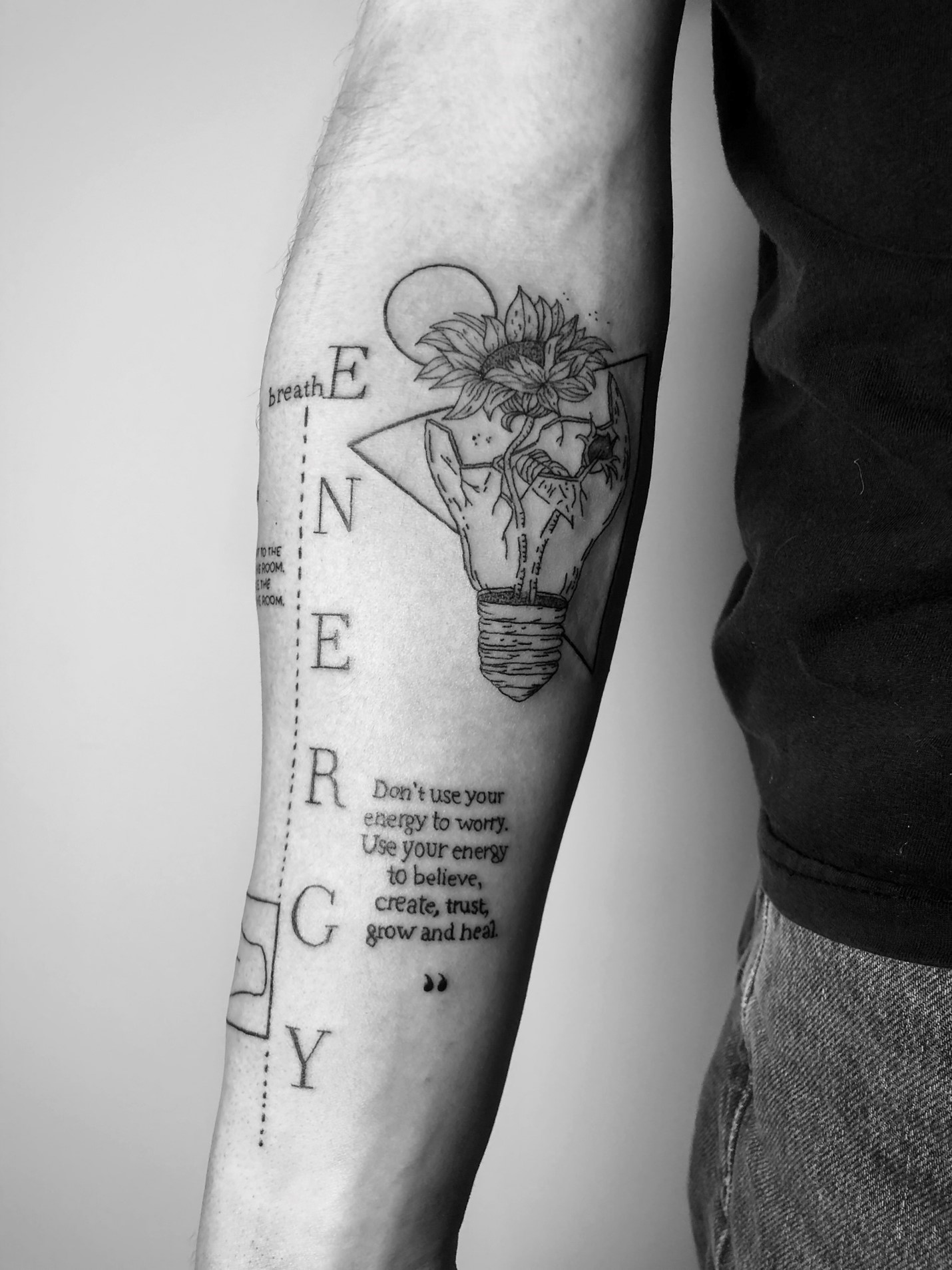 Energy Concept Tattoo (c) Lenistattoostudio